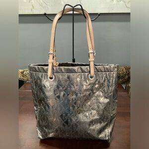 MICHAEL KORS COOPER METALLIC SIGNATURE TOTE BAG
